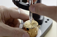 萧邦机器手表换表盘会不会损伤表